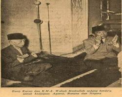 BUNG KARNO DAN KYAI WAHAB DENGAN K