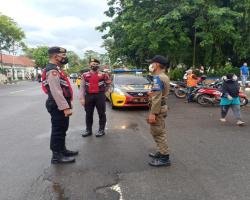 JALAN SANTAI DI HARI LIBUR, SATSAM