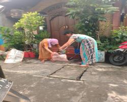 KERJA BAKTI BERSIH BERSIH KAMPUNG 