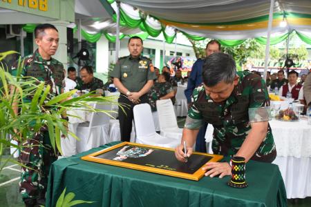 Syukuran HUT Ke  71  Korps Hukum TNI AD  Pangdam 1  BB   Hukum Adalah 