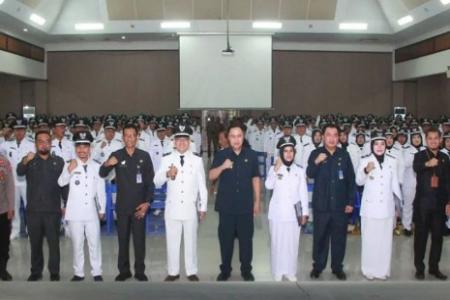 Pj Bupati Lebak Serahkan SK Perpanjang