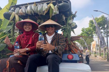 KIRAB GUNUNGAN HASIL PANEN PETANI 