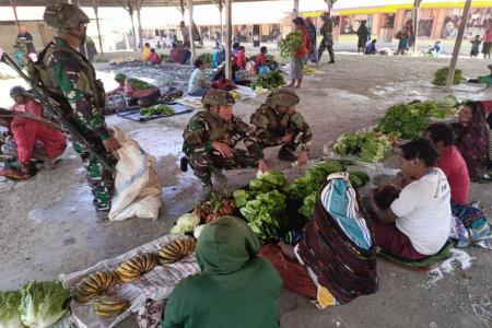 ROSITA HABEMA BANTU EKONOMI WARGA 