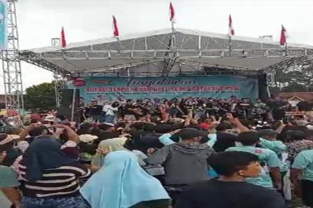 Ribuan massa mendatangi Tasyakuran Bup