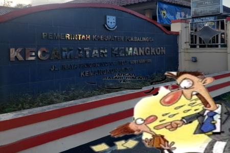 DI DUGA CAMAT KEMANGKON MELAKUKAN 