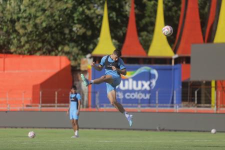 TANDANG KE PADANG, PSIS INGINKAN T