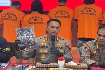 POLISI TETAPKAN 6 ORANG KELOMPOK A