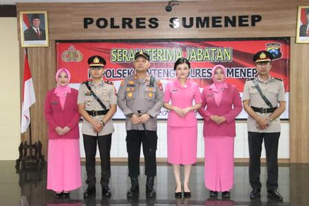 Pimpin Upacara Sertijab Kapolsek Lente