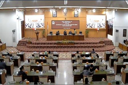 DPRD KABUPATEN DEMAK GELAR RAPAT P