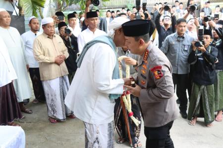 Kapolri Silaturahmi ke Ponpes AlHamidy