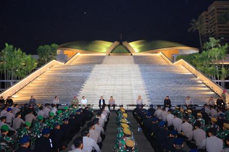 MAKAN MALAM BERSAMA, KAPOLRI BERI 