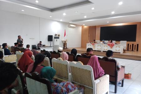 PULUHAN ORANG DARI FAMSD DESAK PEN