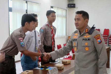 POLRES PROBOLINGGO REKRUT PELAJAR 
