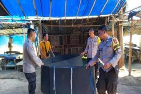 POLISI BONGKAR ARENA JUDI SABUNG A