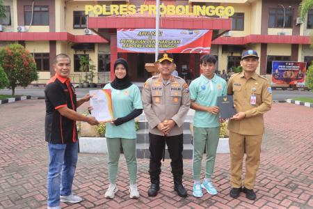 Kapolres Probolinggo Beri Penghargaan 
